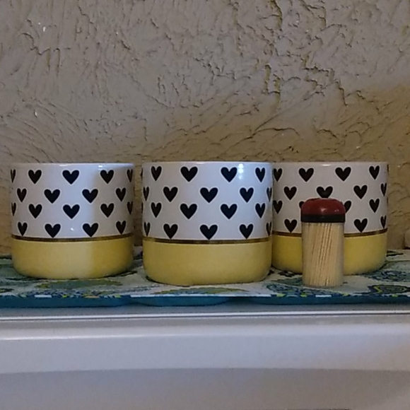 3 Cute Planter - Picture 2 of 2
